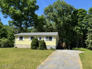 41 Red Oak Lane Ballston Spa, NY 12020