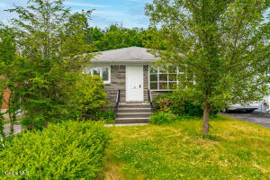 32 Carroll Avenue Albany, NY 12203