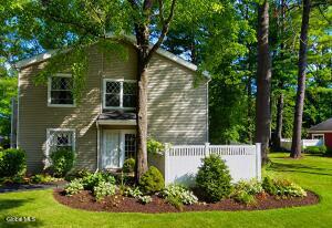 7 Spruce Court Delmar, NY 12054