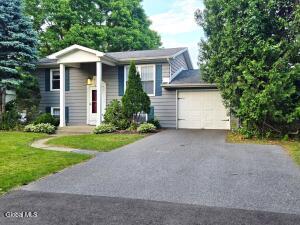 61 Vanderbilt Avenue Saratoga Springs, NY 12866