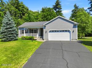 24 Morocco Lane Schenectady, NY 12304