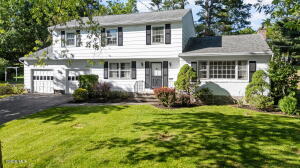 21 Laury Lane Schenectady, NY 12302