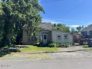 323 Oakhurst Street Troy, NY 12182