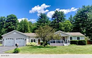 15 Algonquin Drive Queensbury, NY 12804