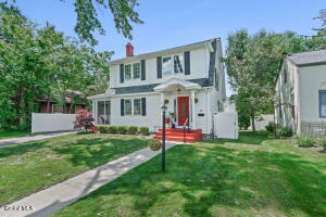 6 Glenwood Street Guilderland, NY 12084