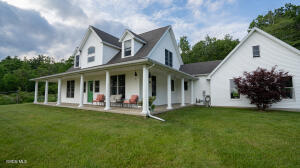 45 Stonebridge Way Poestenkill, NY 12140