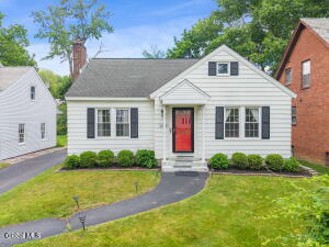1548 Myron Street Niskayuna, NY 12309