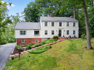 1376 Ruffner Court Niskayuna, NY 12309