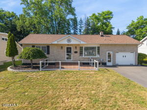6 Bertone Drive Schenectady, NY 12306