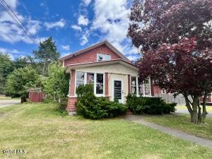 1828 Helderberg Avenue Schenectady, NY 12306