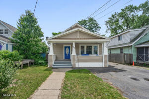 906 Altamont Avenue Schenectady, NY 12303