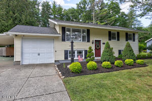 21 Quevic Drive Saratoga Springs, NY 12866