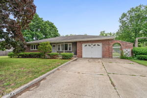 24 Warwick Avenue Albany, NY 12205