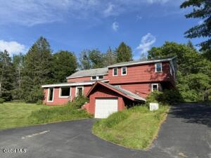 28 Starcrest Drive Sand Lake, NY 12153