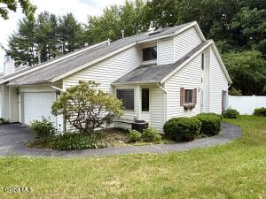 20 Green Meadow Drive Clifton Park, NY 12065