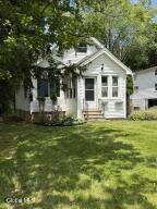 34 Hamilton Street Guilderland, NY 12084