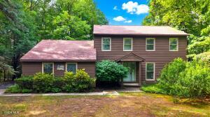 14 Thoroughbred Way Clifton Park, NY 12065