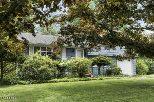 34 Greenock Road Delmar, NY 12054