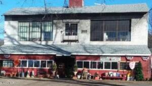 7052 Amsterdam Road Glenville, NY 12302