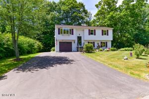 620 Michelle Way Niskayuna, NY 12304