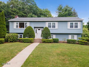 12 Lakewood Drive Saratoga Springs, NY 12866