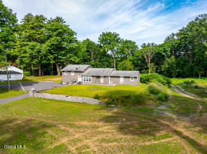 22 Pinewood Road Guilderland, NY 12084