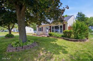 9 Mayhall Street Colonie, NY 12205