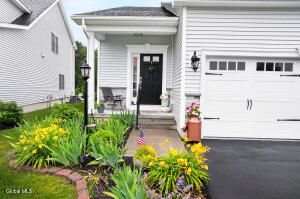 16 Joshua Place Glenmont, NY 12077