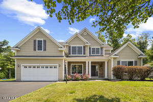 14 Fort Vaux Lane Colonie, NY 12189