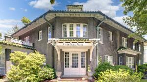 8 Union Place Johnstown, NY 12095