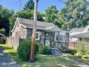 60 Woodlawn Street Rotterdam, NY 12306