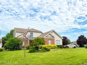 37 Cheshire Way Loudonville, NY 12211