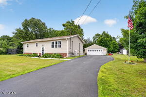 28 Lakeview Drive Valatie, NY 12184