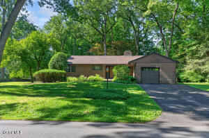 15 Lyons Avenue Delmar, NY 12054