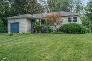 54 E Hite Court Schenectady, NY 12303