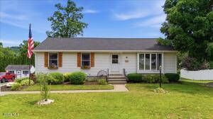 26 Russell Drive Stillwater, NY 12170