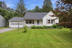 9 David Drive Schenectady, NY 12302
