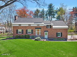 896 Randall Road Niskayuna, NY 12309