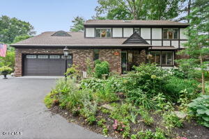 240 W Bentwood Court Albany, NY 12203