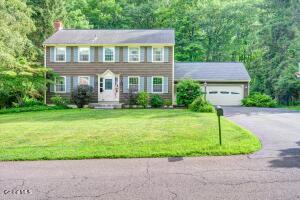 16 Macaffer Drive Menands, NY 12204