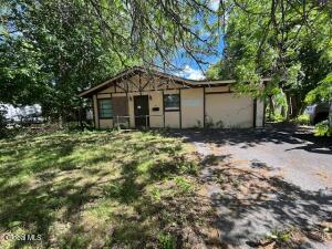 10 E 9th Avenue Gloversville, NY 12078