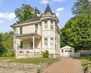 3 Cornelius Avenue Niskayuna, NY 12309