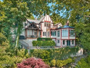 674 Crescent Avenue Saratoga, NY 12866