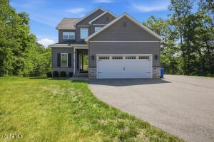 19 Highpointe Drive Queensbury, NY 12804