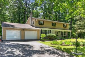 8 Cypress Pt Clifton Park, NY 12065