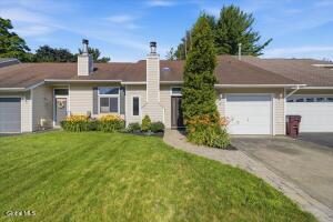 8 Green Meadow Drive Clifton Park, NY 12065