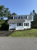 61 Woodlawn Road Colonie, NY 12110