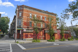 558 Madison Avenue Albany, NY 12208