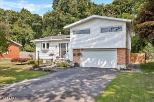 38 Hialeah Drive Colonie, NY 12205