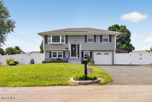 33 Hawthorne Court Loudonville, NY 12211